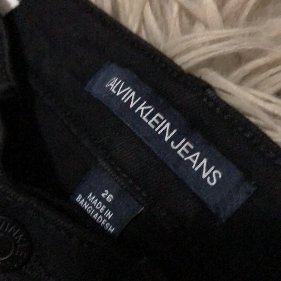 Like New-CK High Rise Straight Jeans-Sz 26-Black-Made with”Repreve” Cotton Blend - Picture 3 of 13